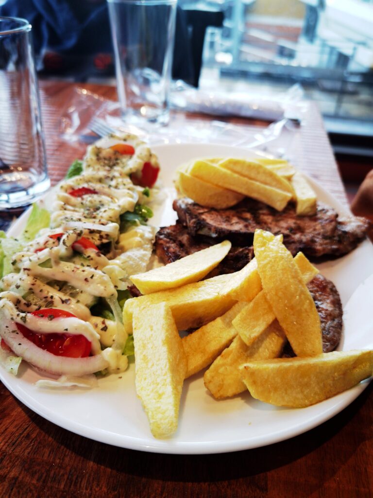 Mónaco Parrilladas y Pizzería